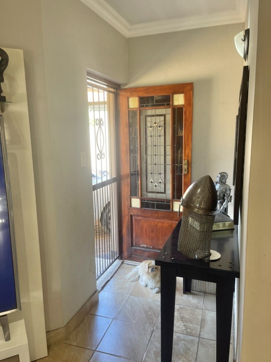 To Let 3 Bedroom Property for Rent in Melodie North West